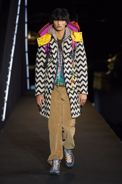Look 39